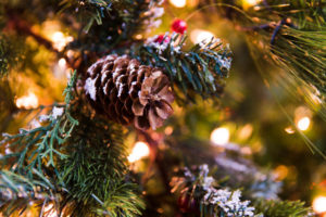 Piñas árbol navidad decoraciones